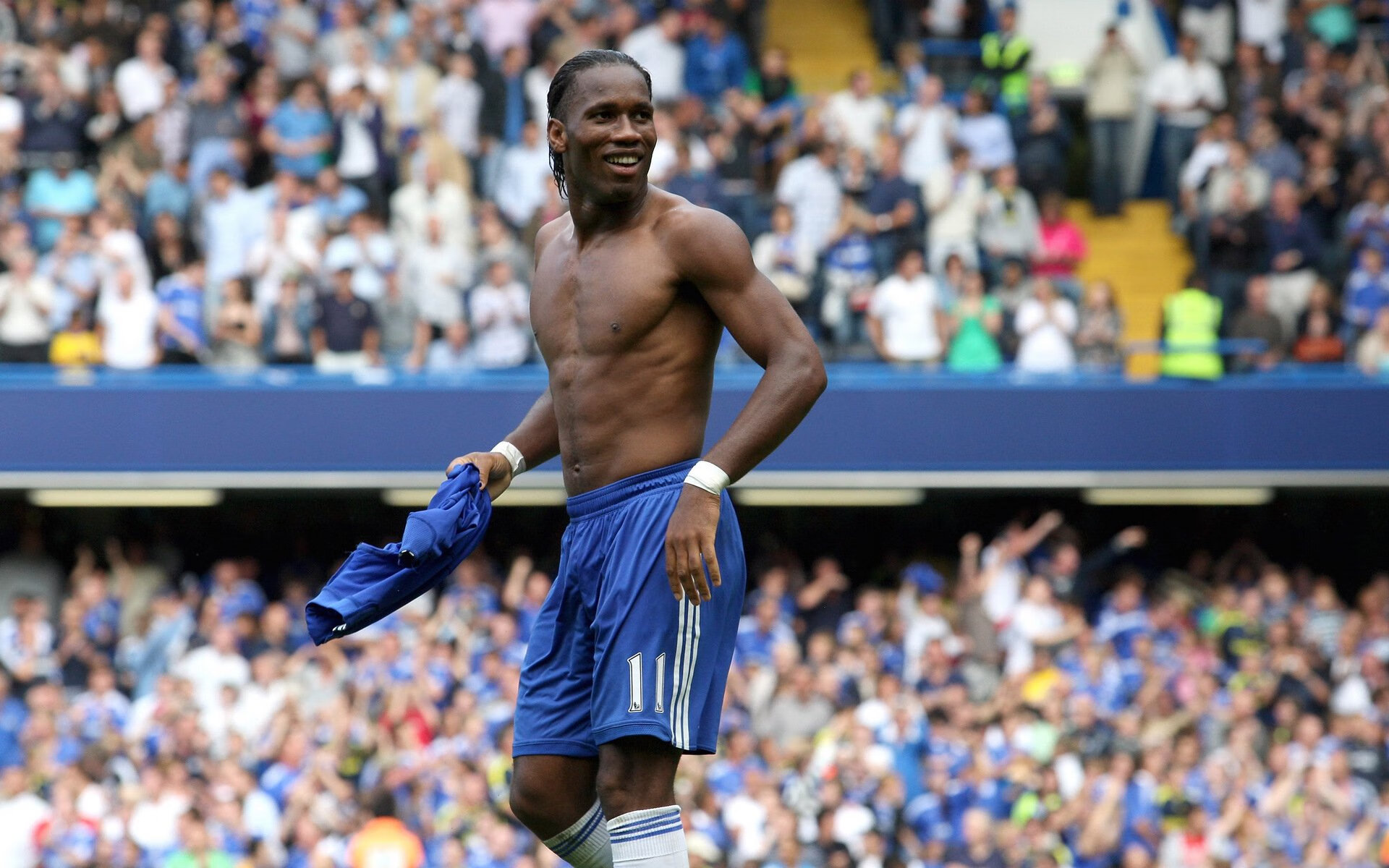 AYX官网-苏亚雷斯再显锋霸本色，助马竞力保西甲冠军